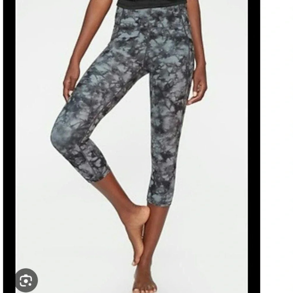 Athleta Salutation Stash Pocket Tie Dye Capri Legging